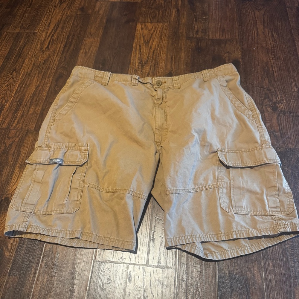 Men's Casual Cargo Shorts in Khaki